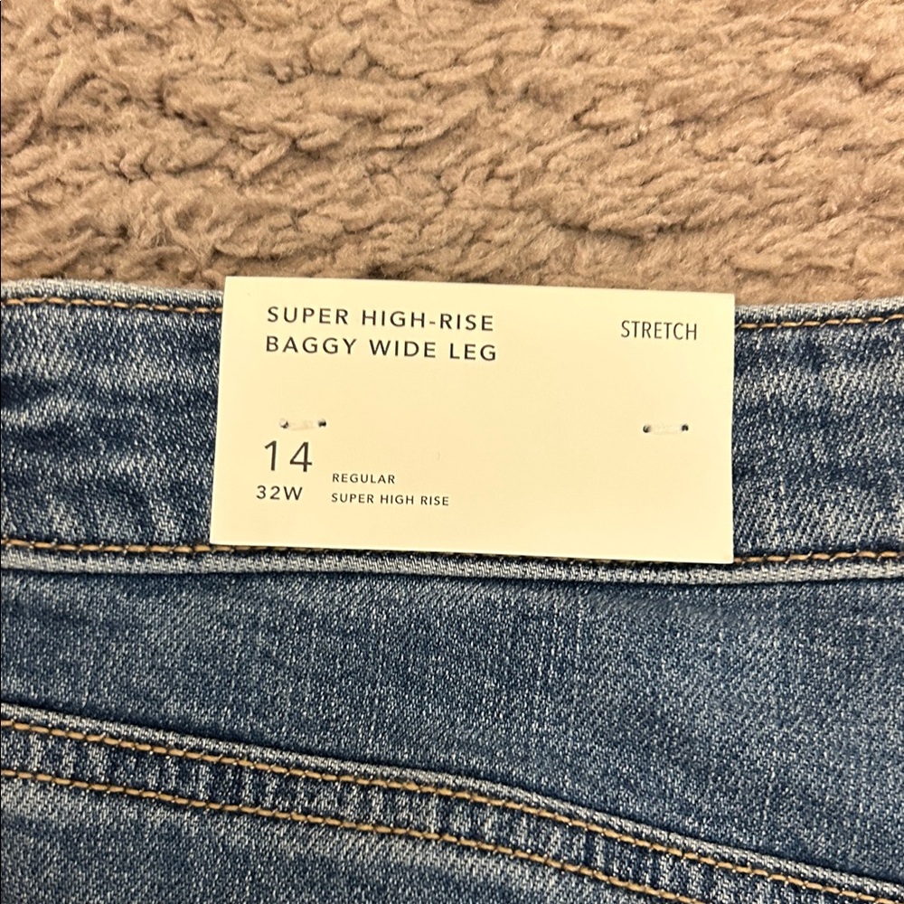 American Eagle Blue Jeans - Picture 3 of 4